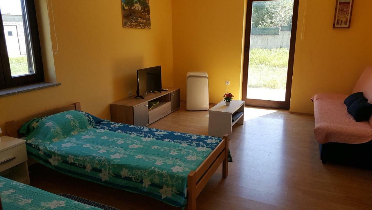 Apartment Stanko Ližnjan Buitenkant foto